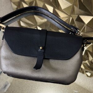 Chic Black and Tan Bag